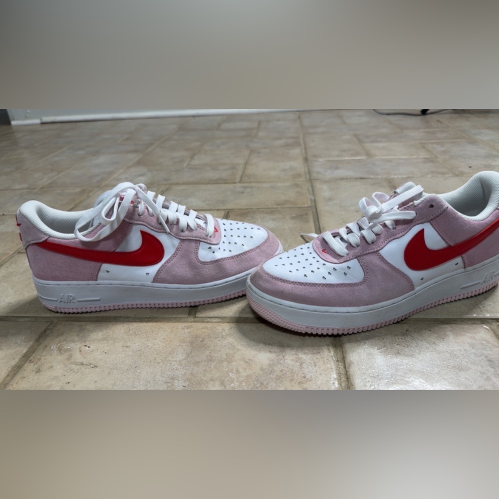 Men’s pink and red Nike Air Force One *NO INSOLES!